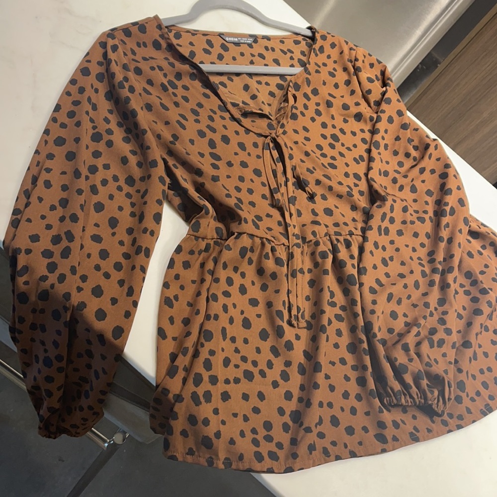 Brown spotted blouse. Size large